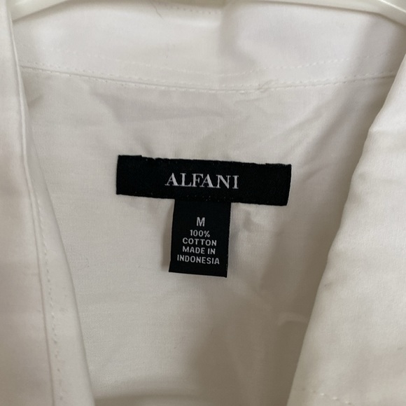 Button down - Picture 3 of 3